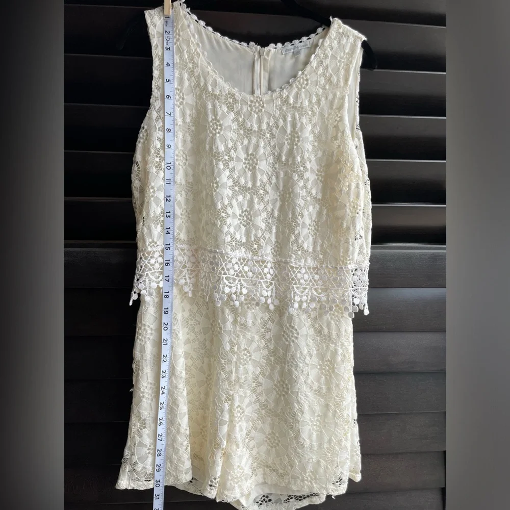 Lace Romper sleeveless shorts Size M cream color back zip boho